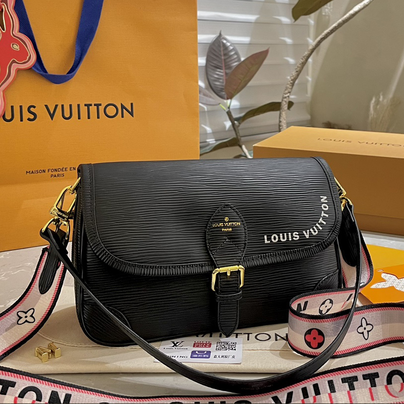 LV shoulder Baguette bag