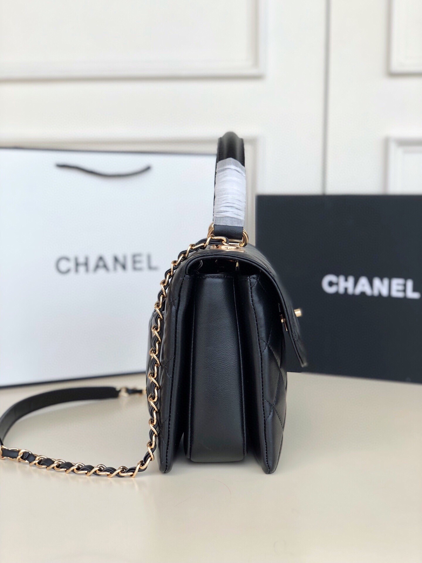 Top version High-quality Chanel chain crossbody bag