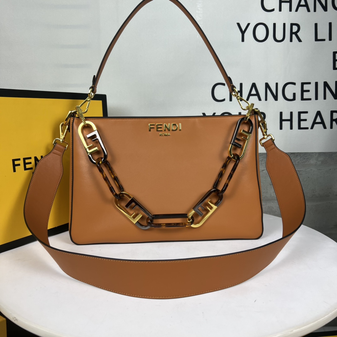 Fendi LOCK Zip Cowhide chain bag