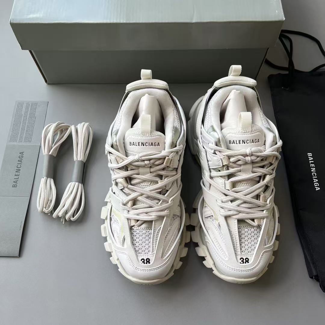 Balenciaga Track 2.0  Autdoor Sneakers