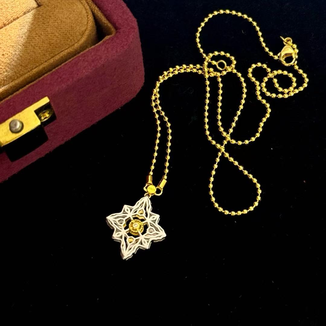 New Vintage Four-leaf Clovers From Buccellati