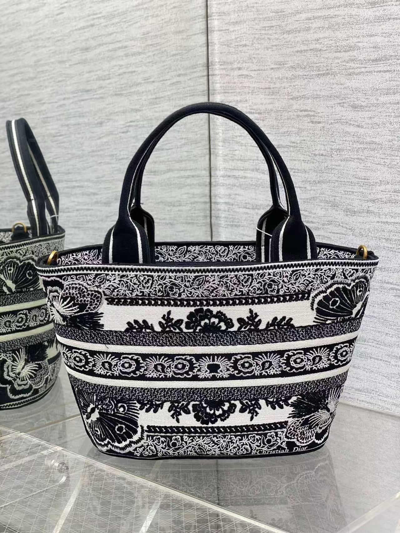 DIOR Christmas Embroidery Bag