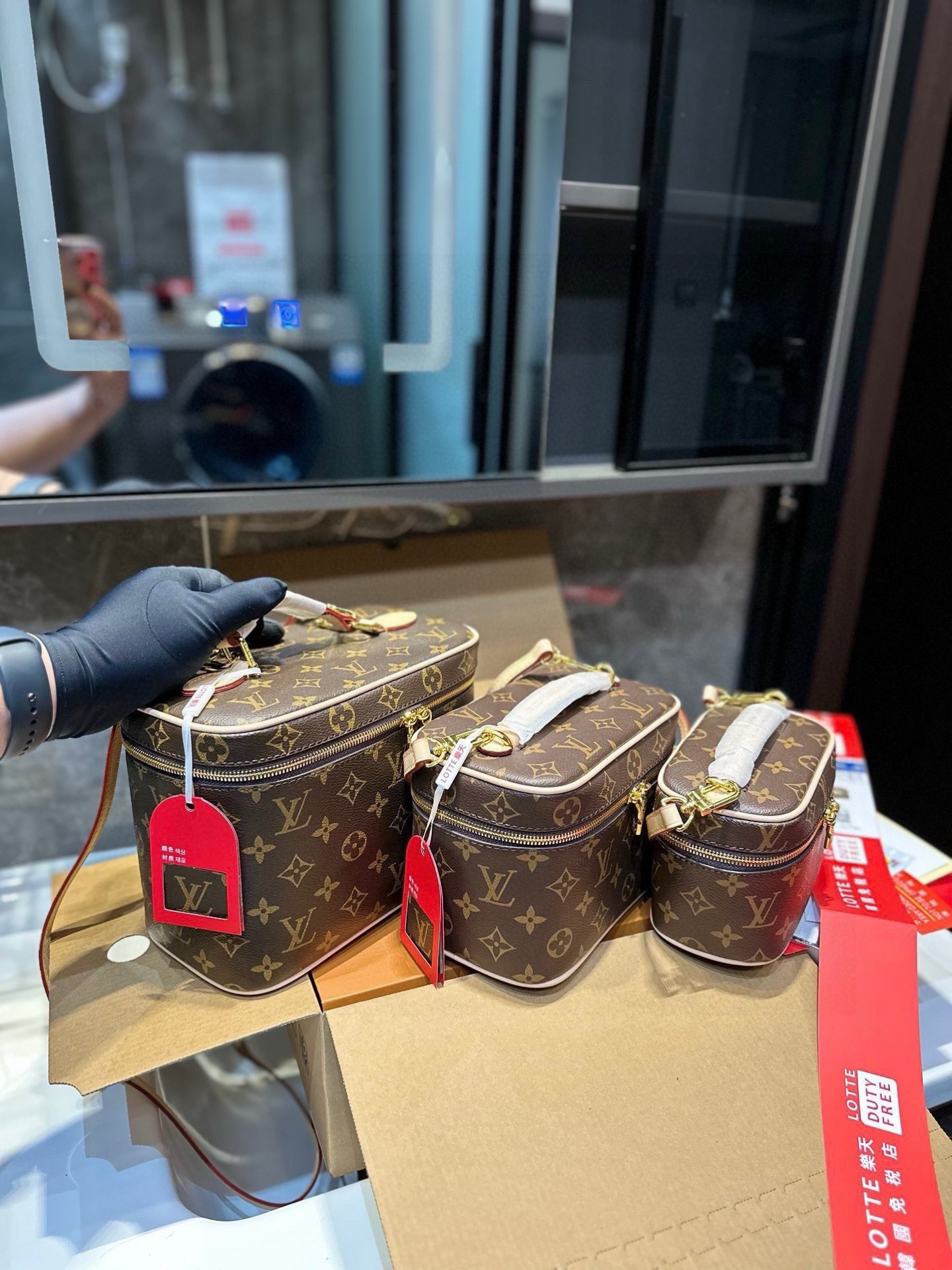 LV  Louis Vuitton Makeup Bag