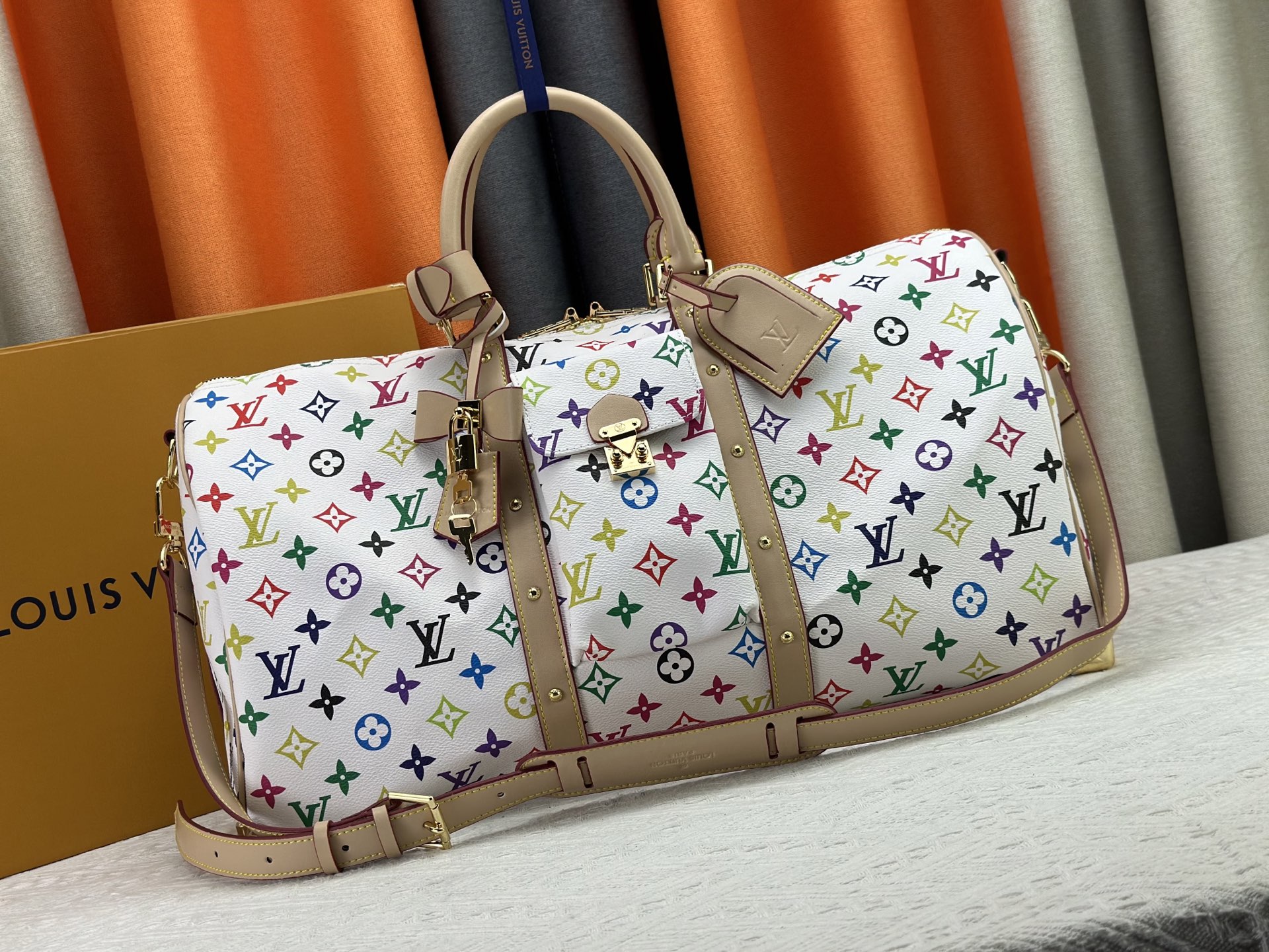 LV Black Color 33 2025 travel bag