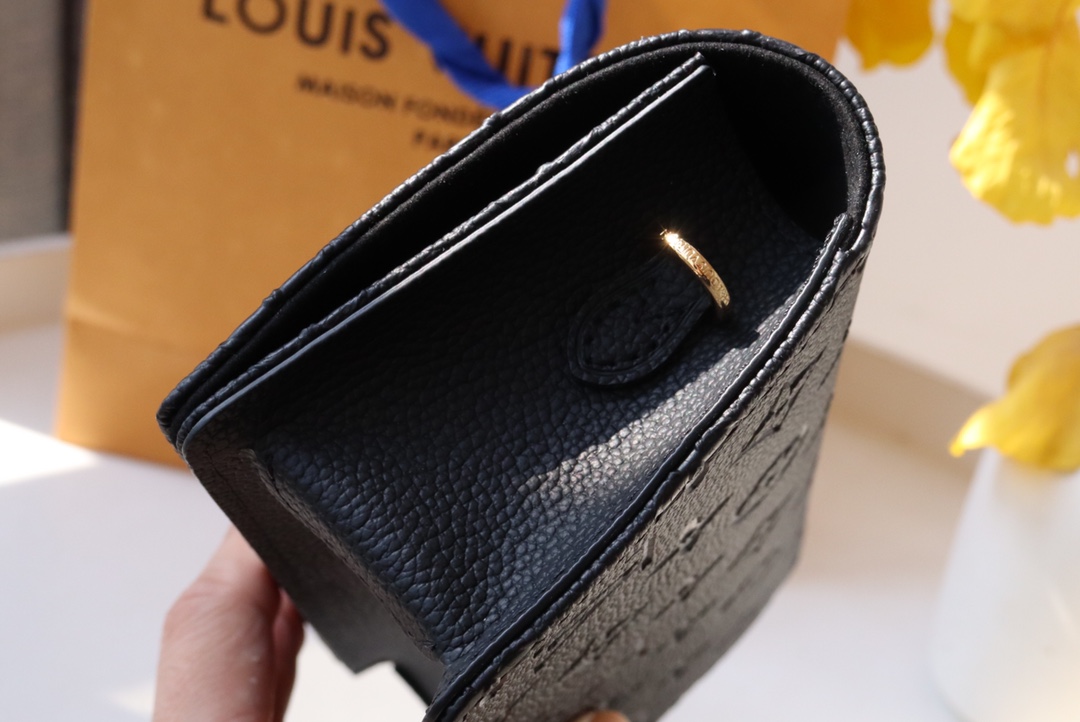 Top version LV woc LiLy Woc Monogram chain bag