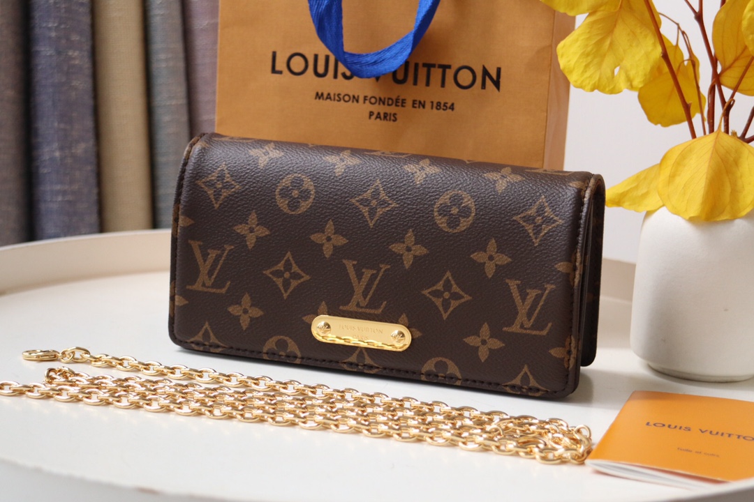 LV woc LiLy Monogram chain bag