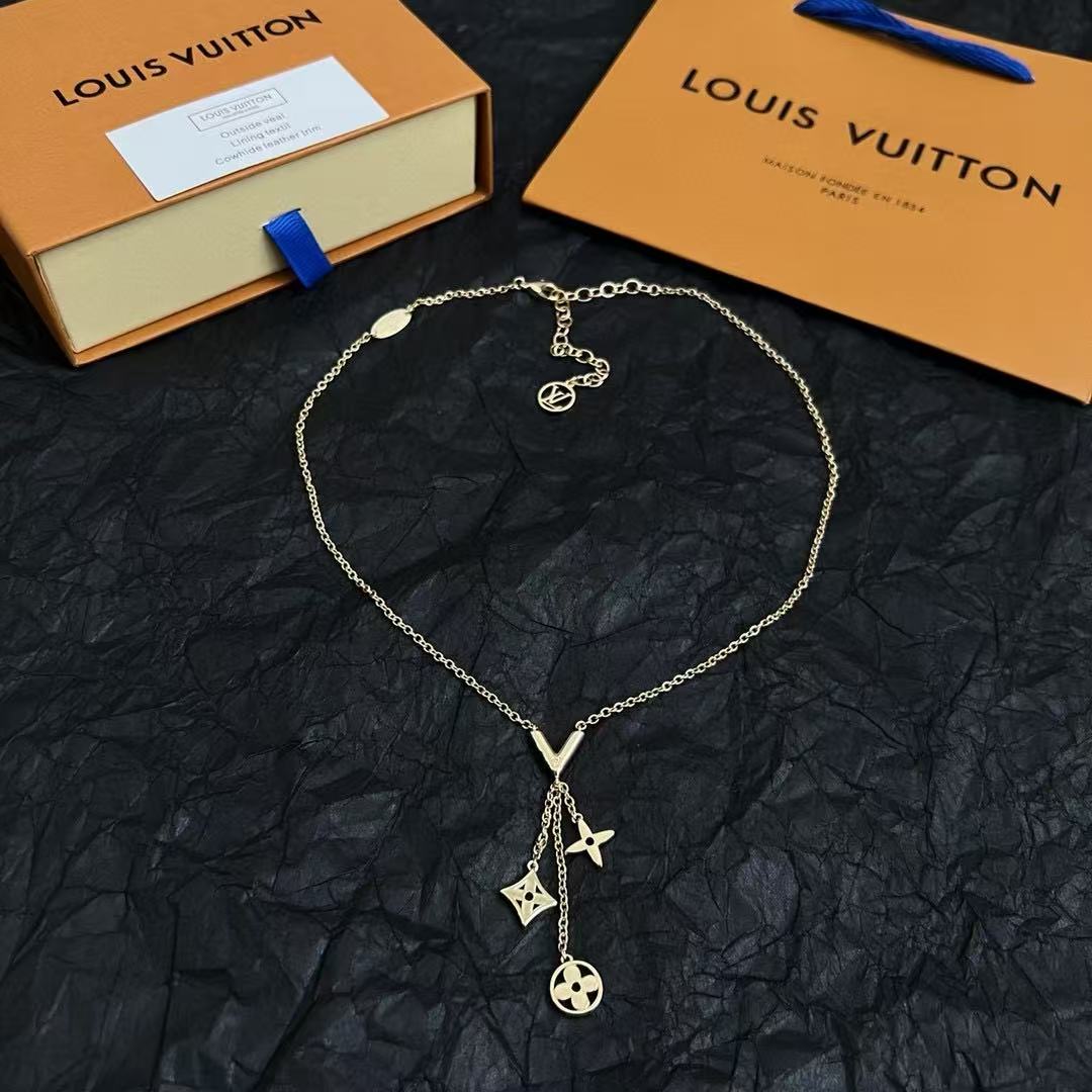 LV long pendant necklace