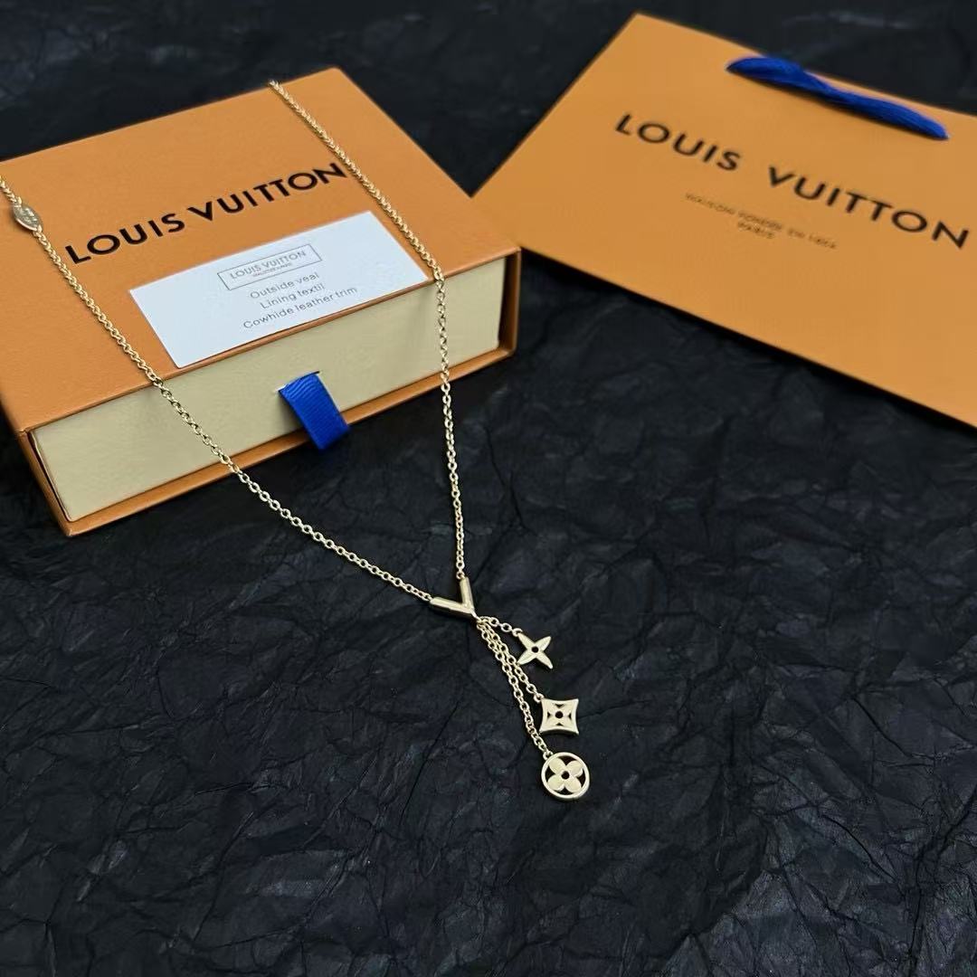 LV long pendant necklace