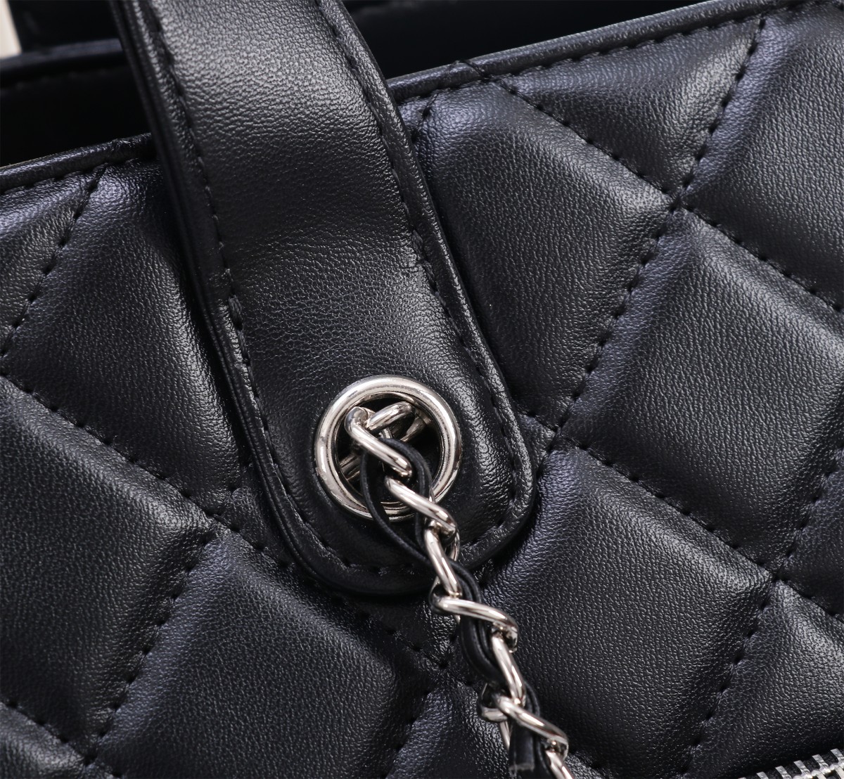 Chanel neverfull handbag