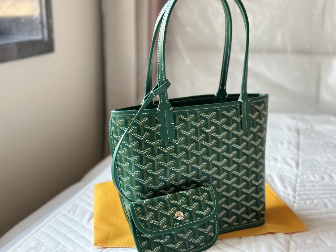 Goyard tote handbag