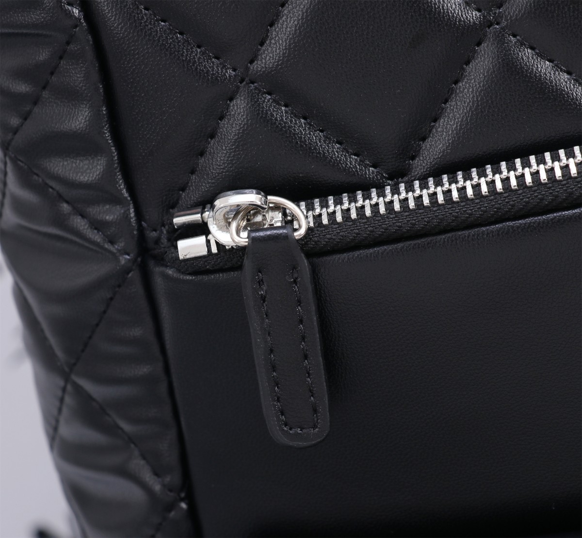 Chanel neverfull handbag