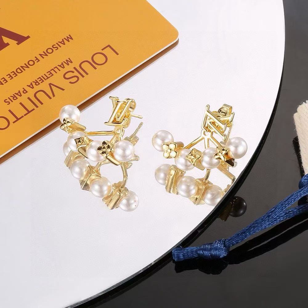 LV letter flower stud earrings