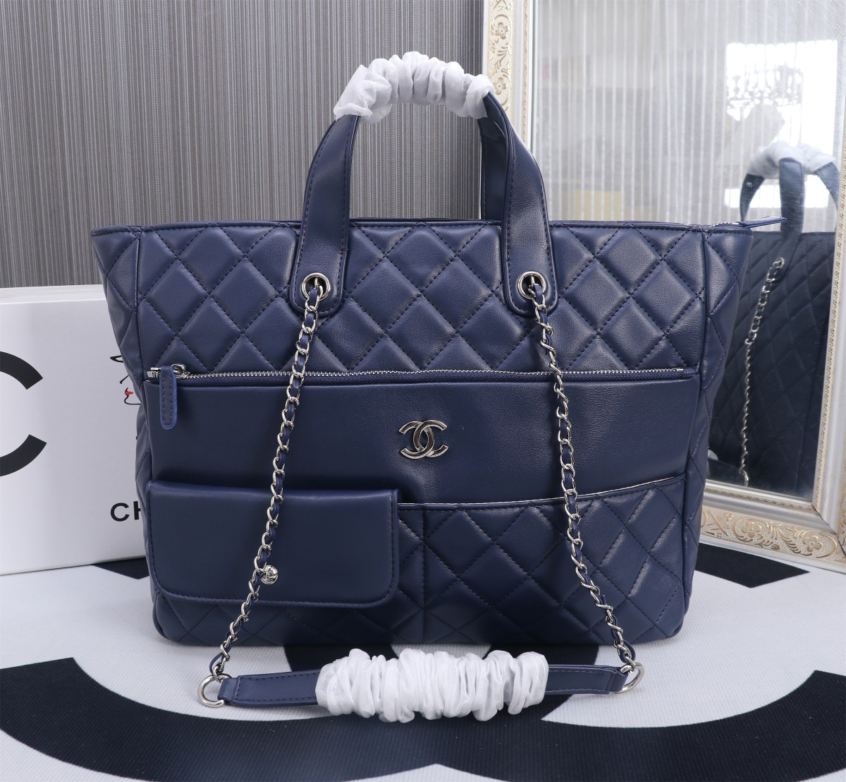 Chanel neverfull handbag
