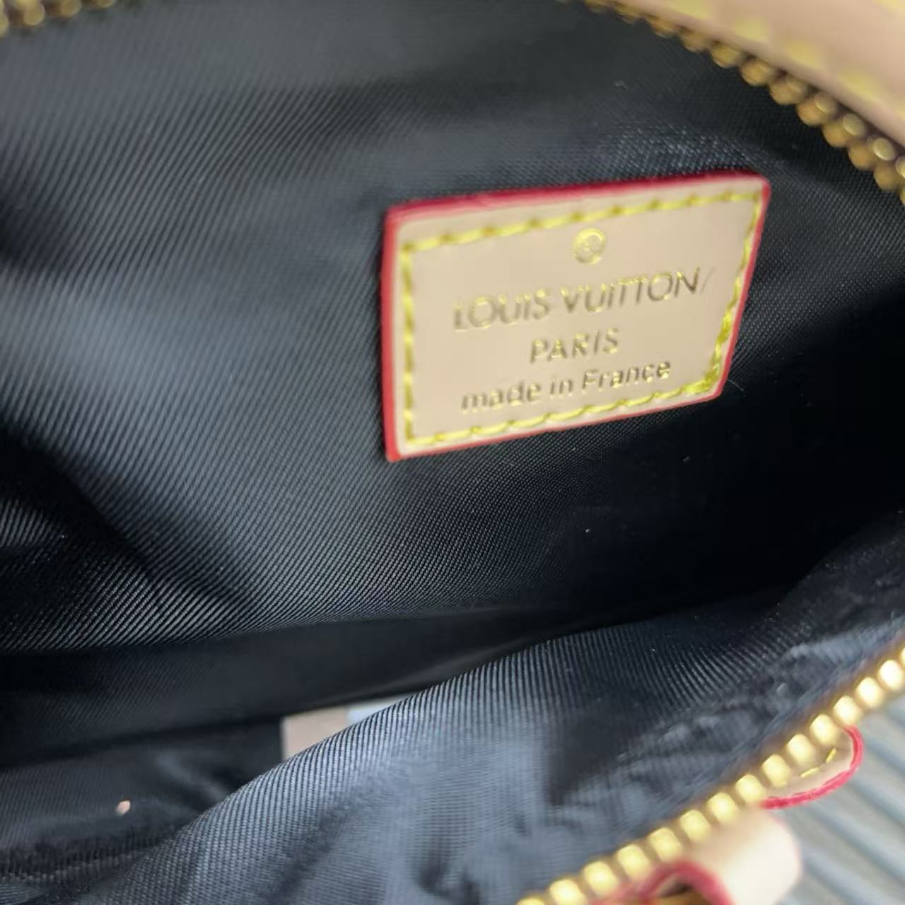 Louis Vuitton High Rise unisex Fanny pack