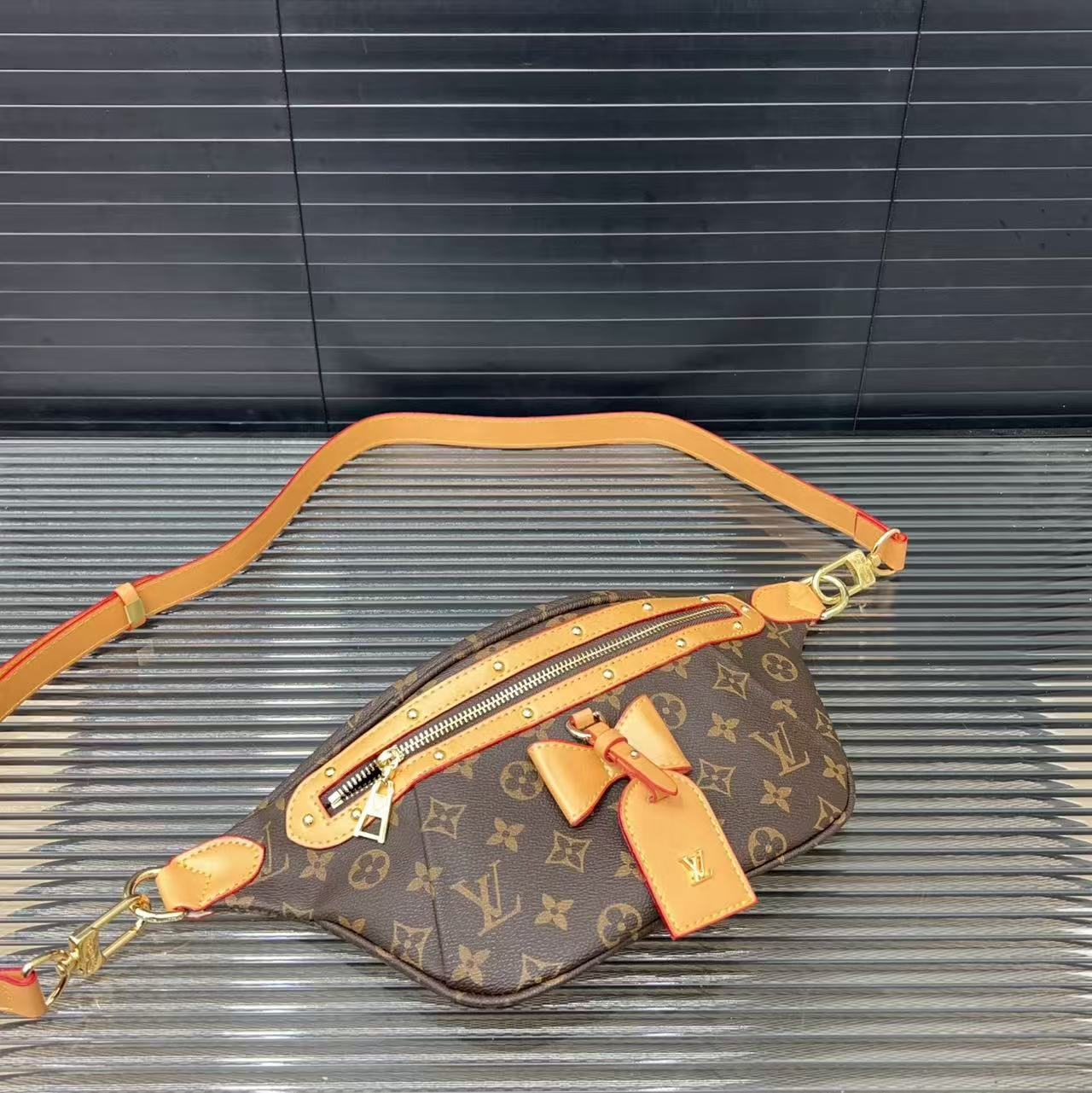 Louis Vuitton High Rise unisex Fanny pack