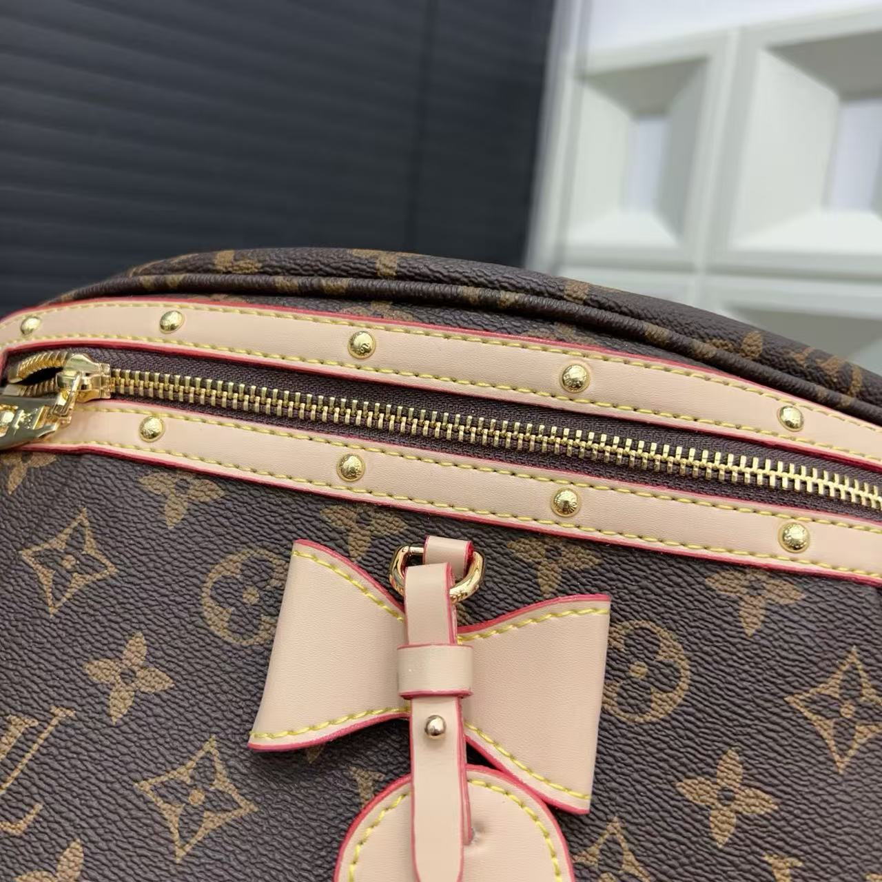 Louis Vuitton High Rise unisex Fanny pack