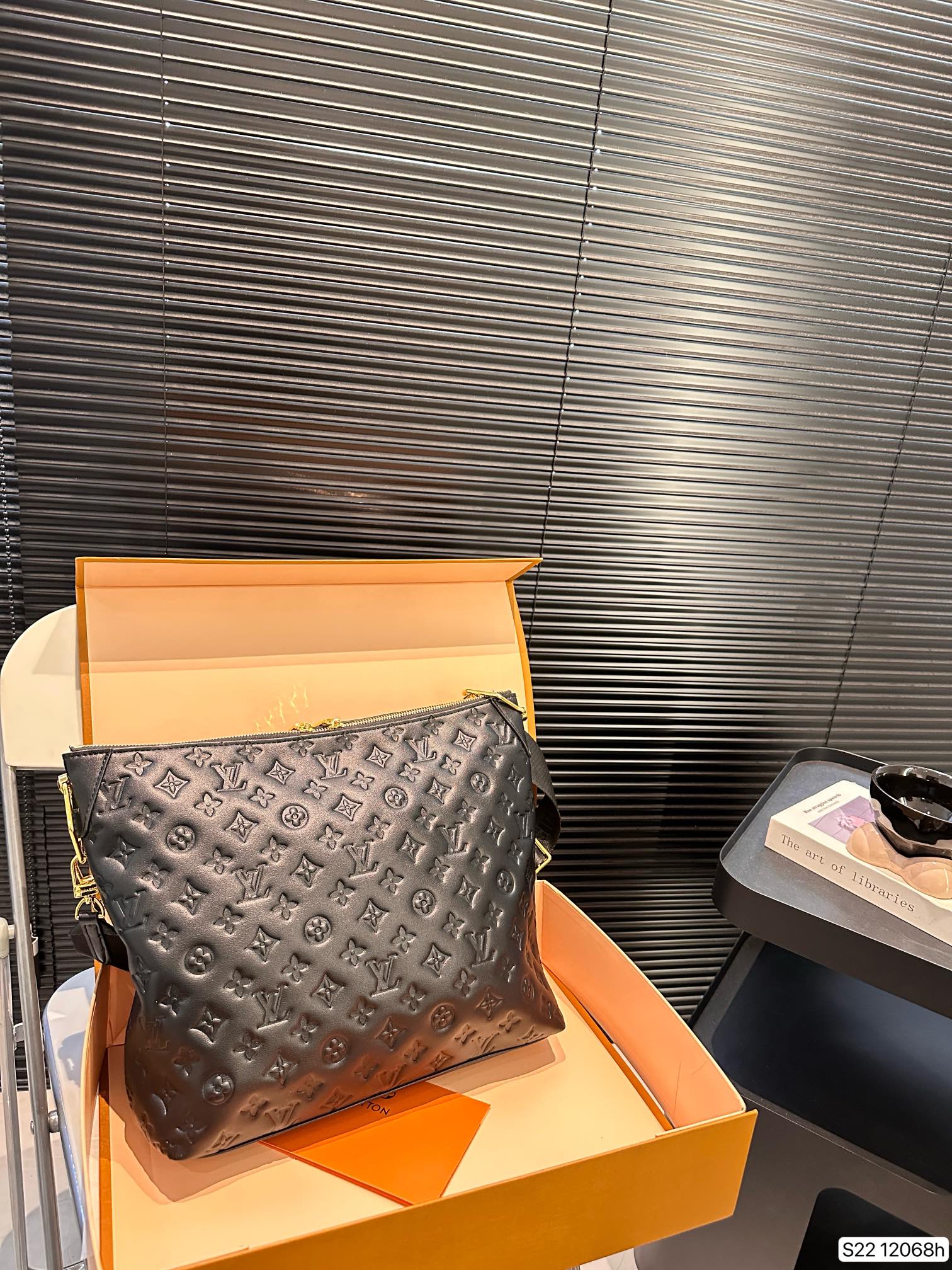 LV chain Black handbag