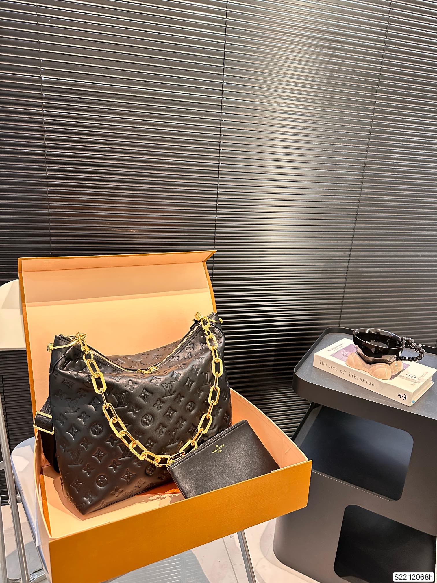 LV chain Black handbag