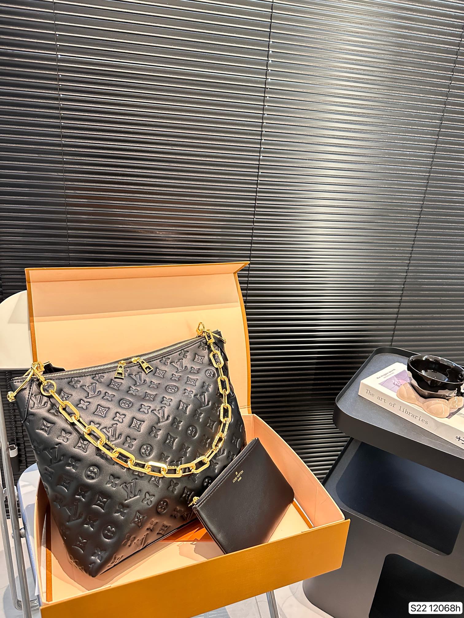 LV chain Black handbag