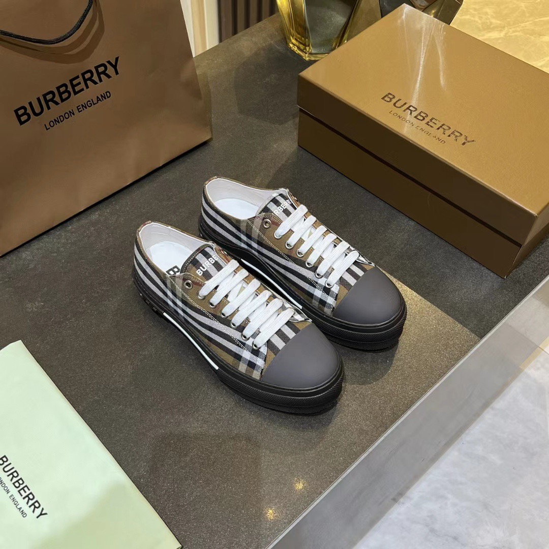 Burberry retro plaid athleisure shoes