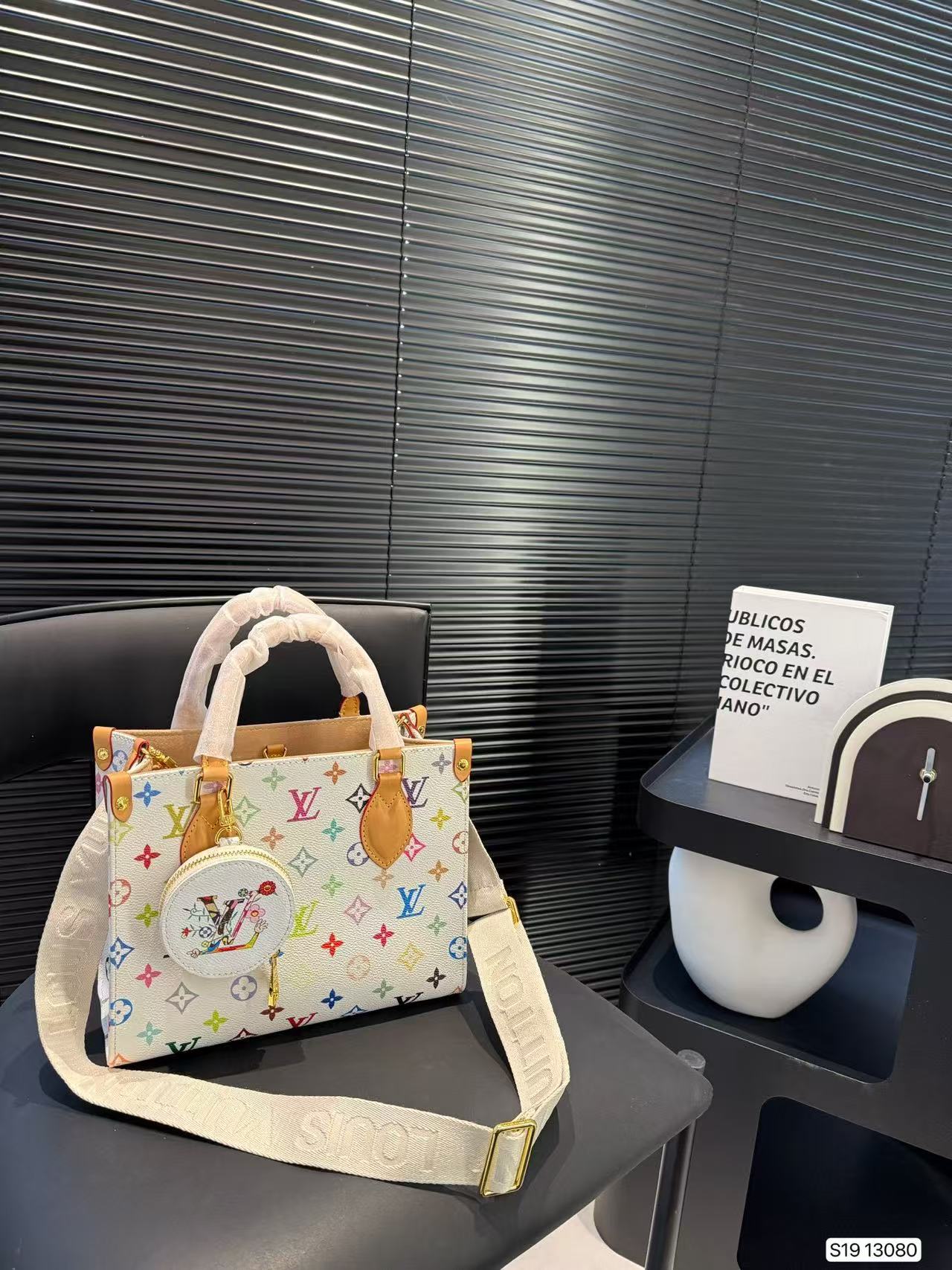 Classic Louis Vuitton Tote bag