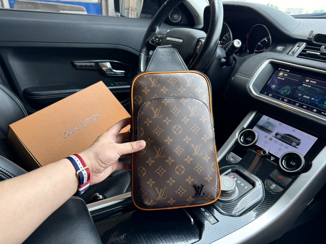 Louis Vuitton breast bag shoulder bag