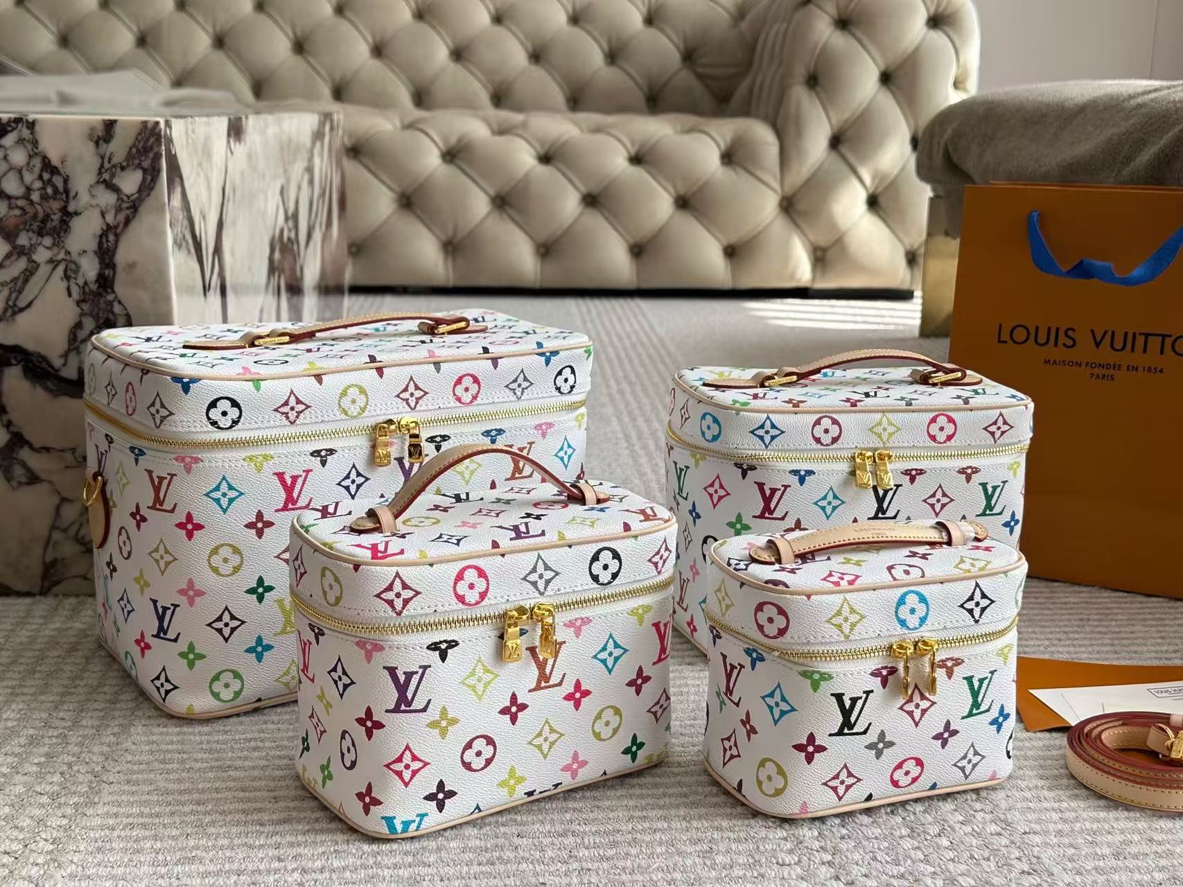 LV white three-color makeup case