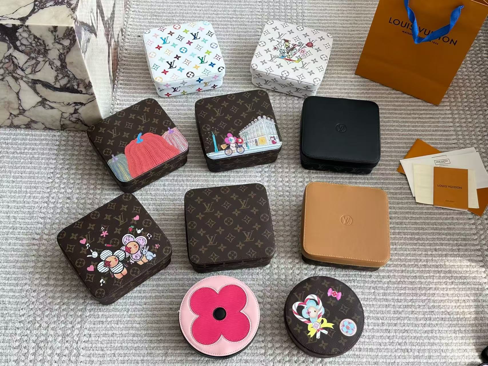 LV square storage box
