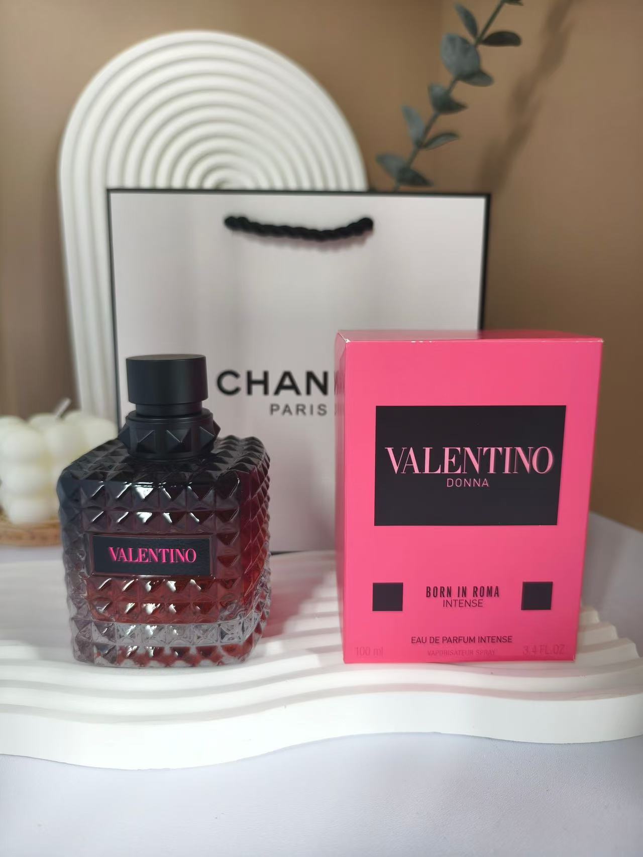 Donna born in roma intense perfume