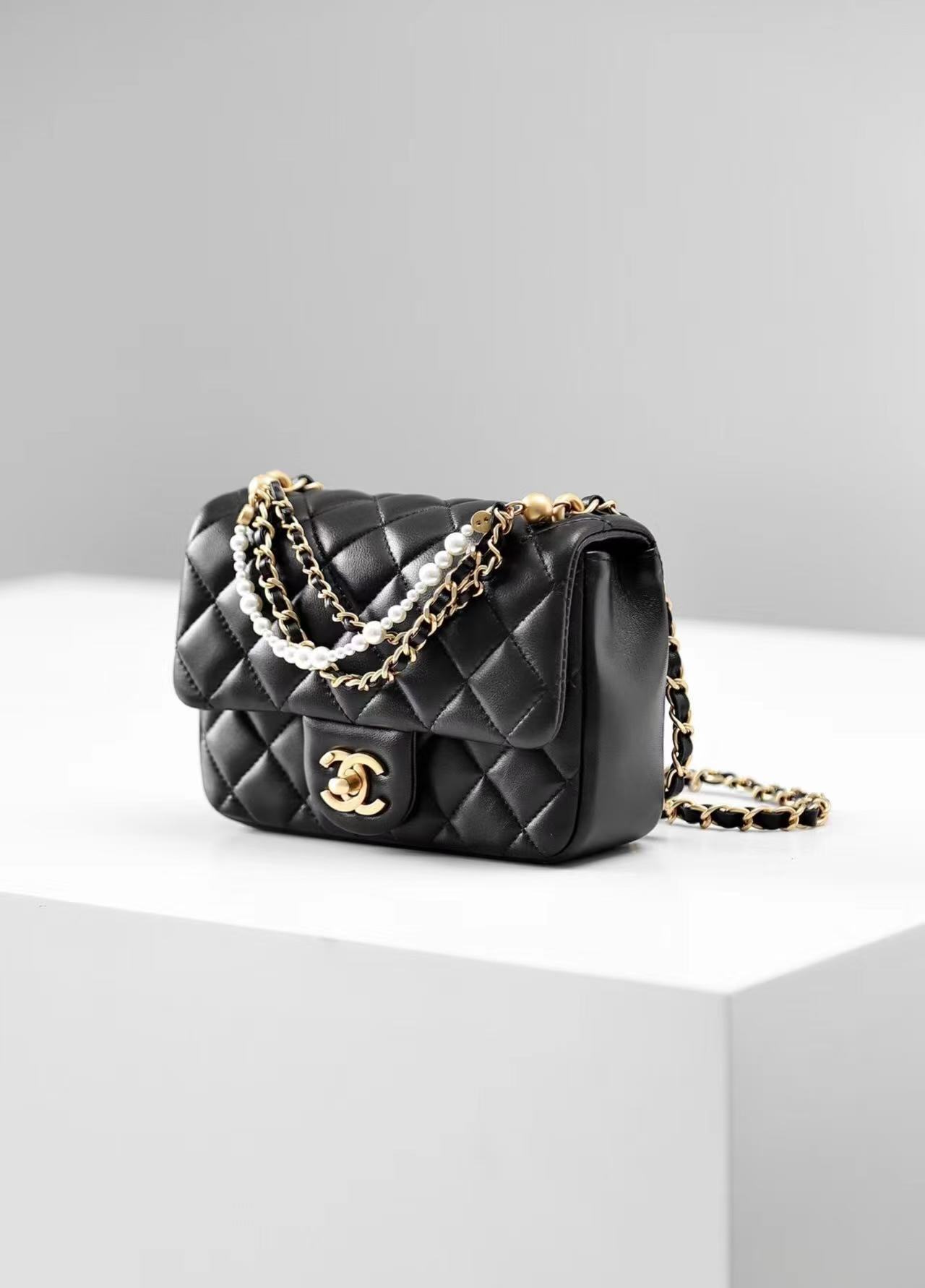 The 10 Most Popular Chanel Bags in 2025: Designer Fashion at Your Fingertips