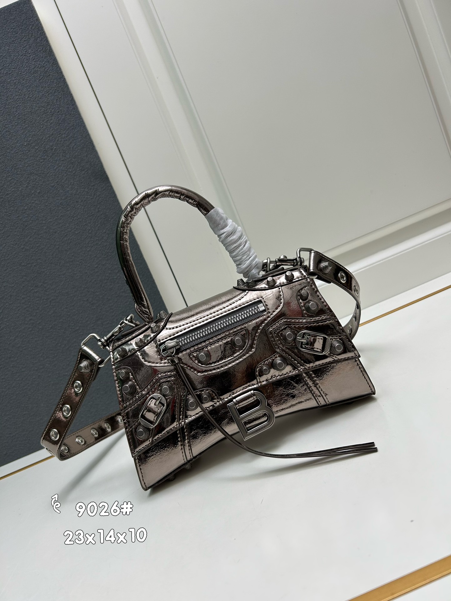 Balenciaga Hourglass LeCagole shoulder bag