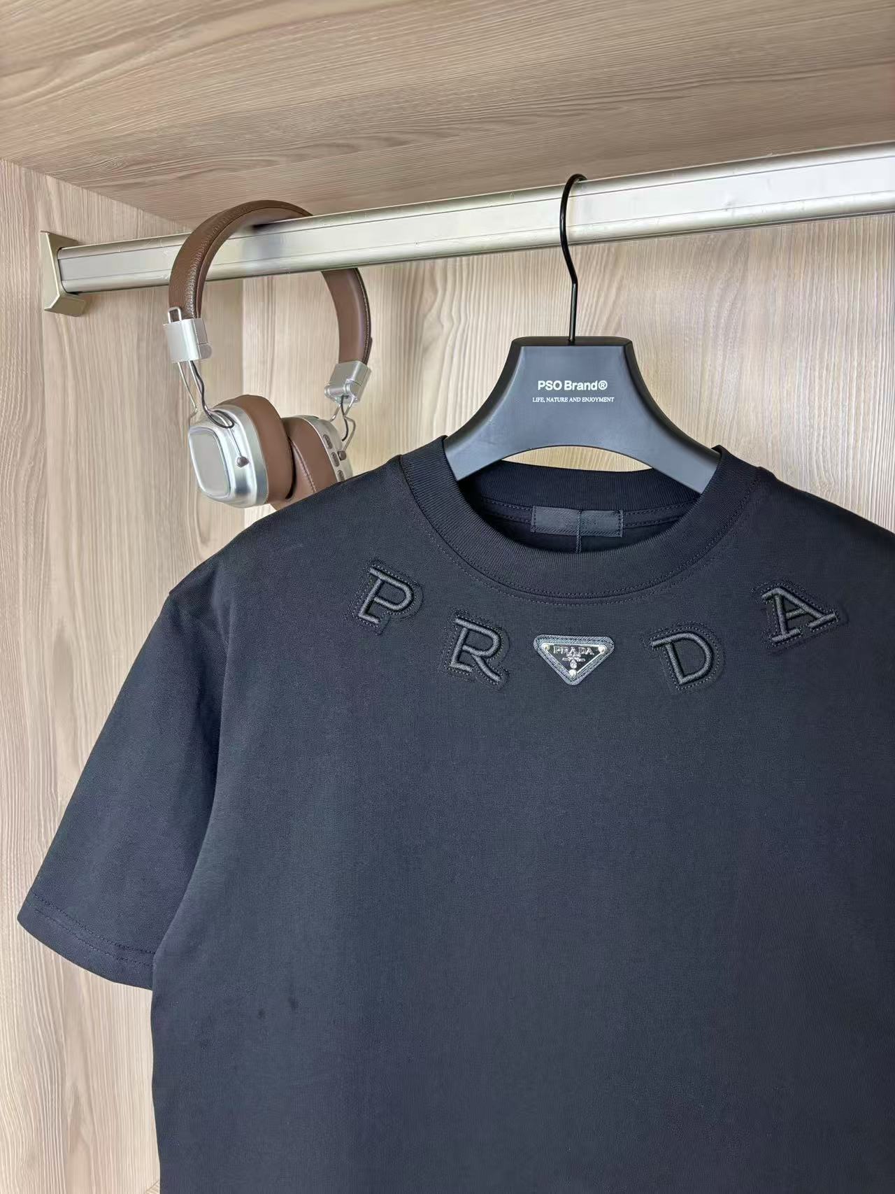 Prada classic triangle logo short sleevePrada classic triangle logo T-shirt
