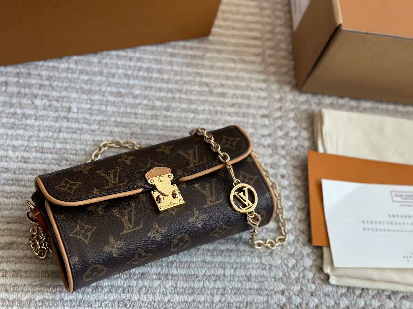 Louis Vuitton pochette camille bag