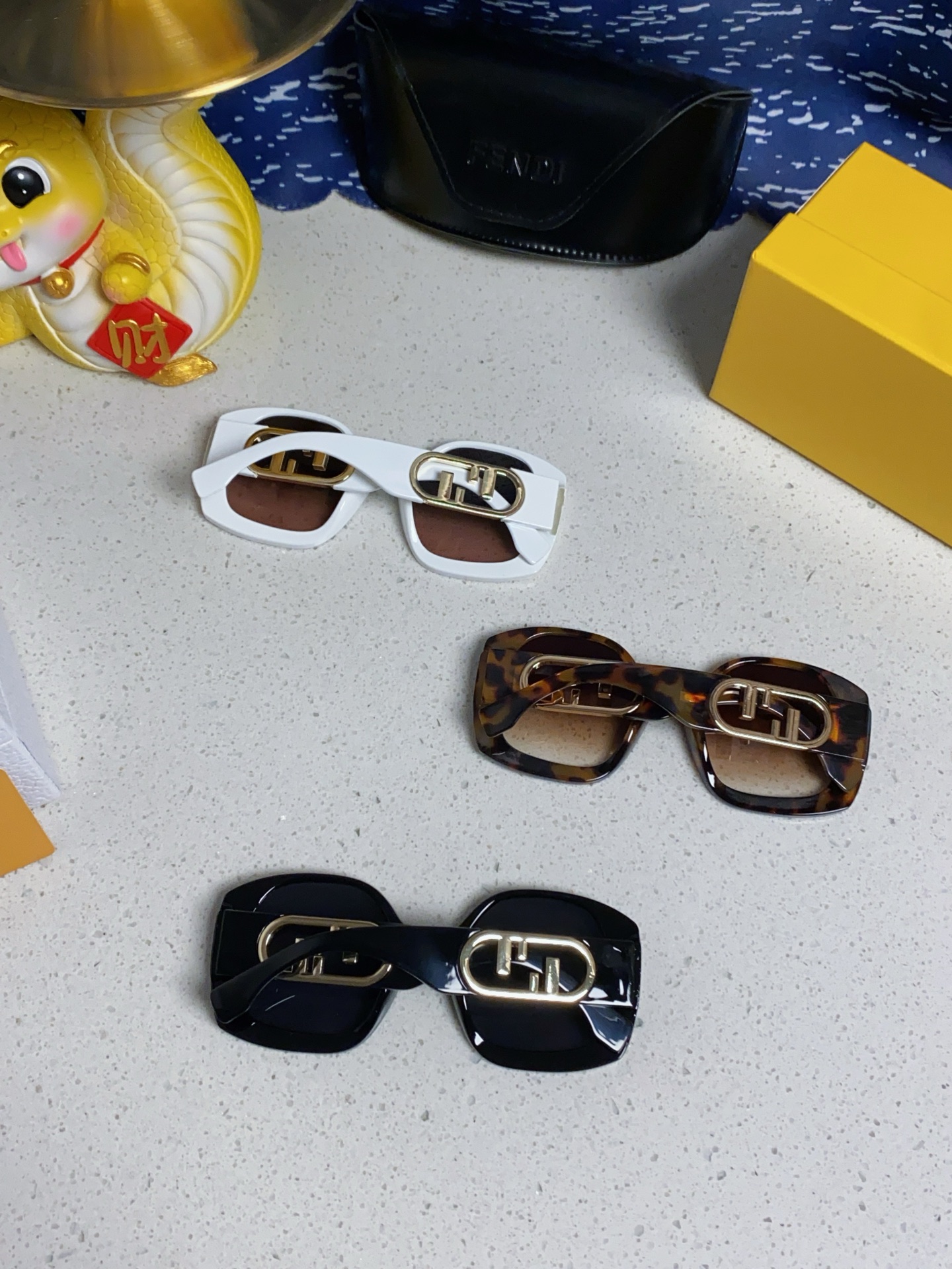Fendi  O’Lock glasses