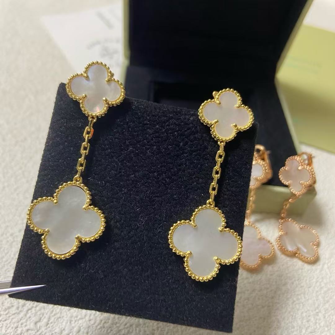 Van Cleef & Arpels four-leaf clover double bonus agate earrings
