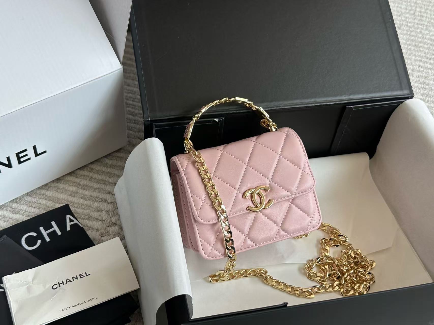 Chanel 22s enamel handle bag