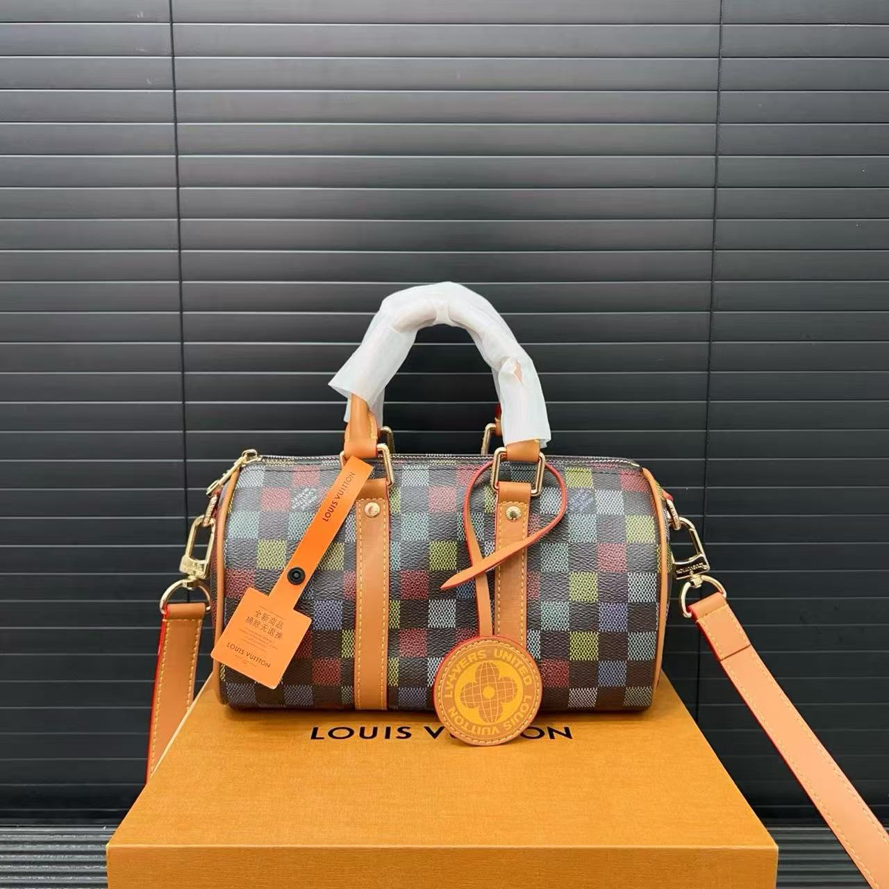 Louis Vuitton KEEPALL 25 collection handbag