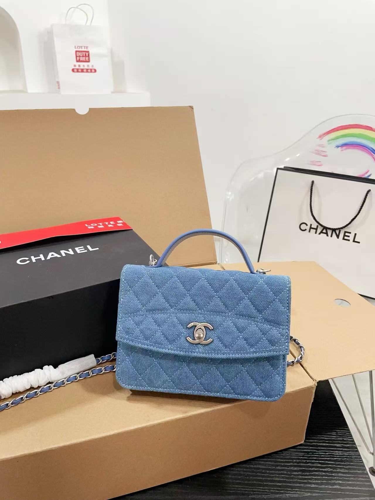 CHANEL 25c shoulder chain bag