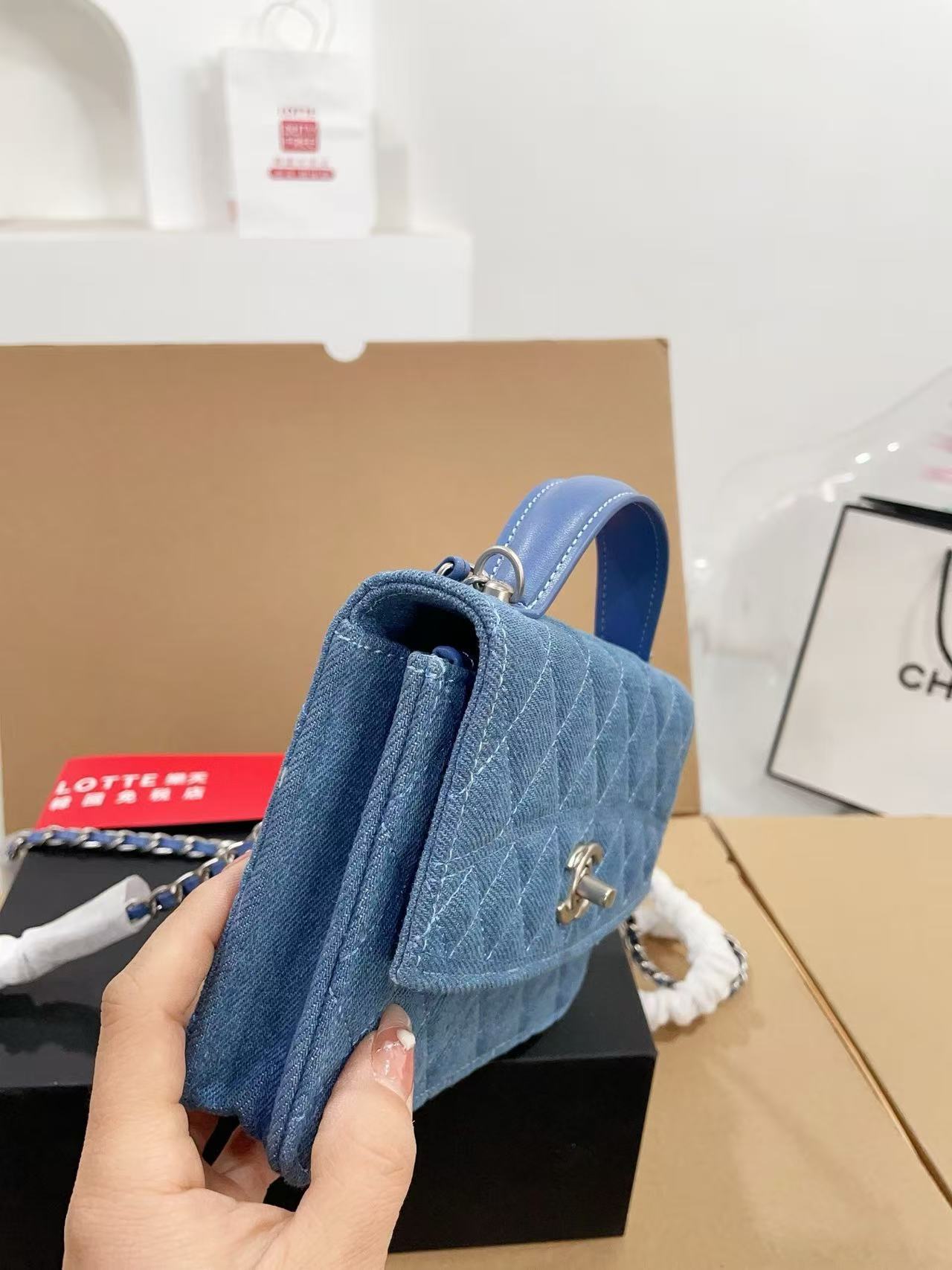 CHANEL 25c shoulder chain bag