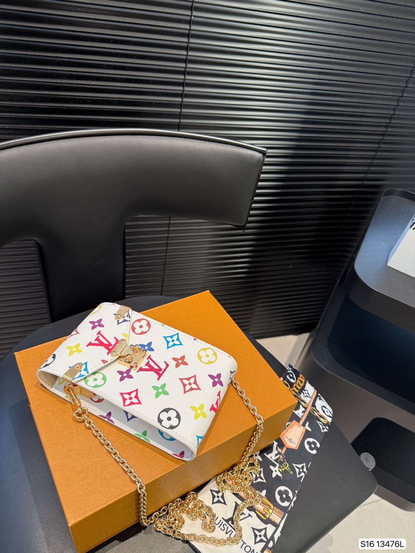 LV presbyopia Metis mobile phone bag