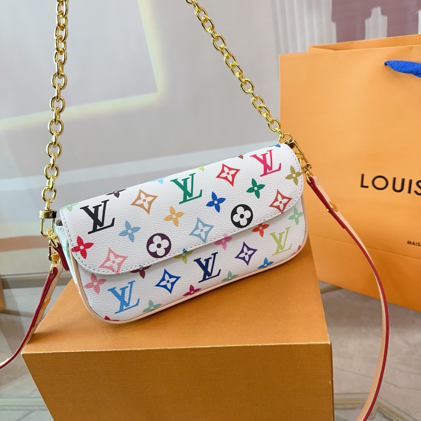 LV ivywoc classic baguette bag