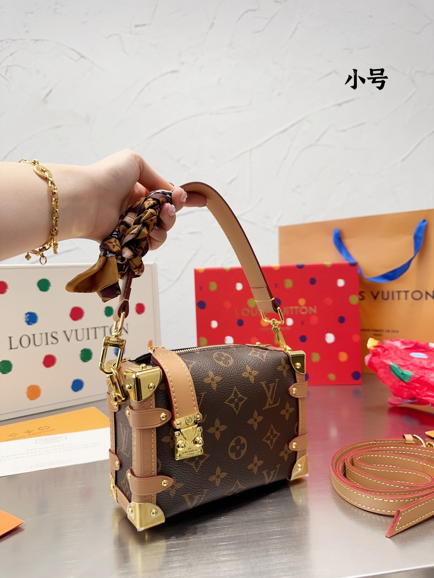 LV Single-shoulder soft suitcase bag