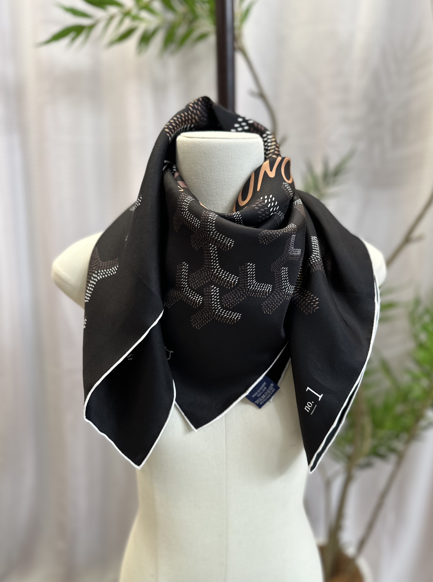 goyard top silk square