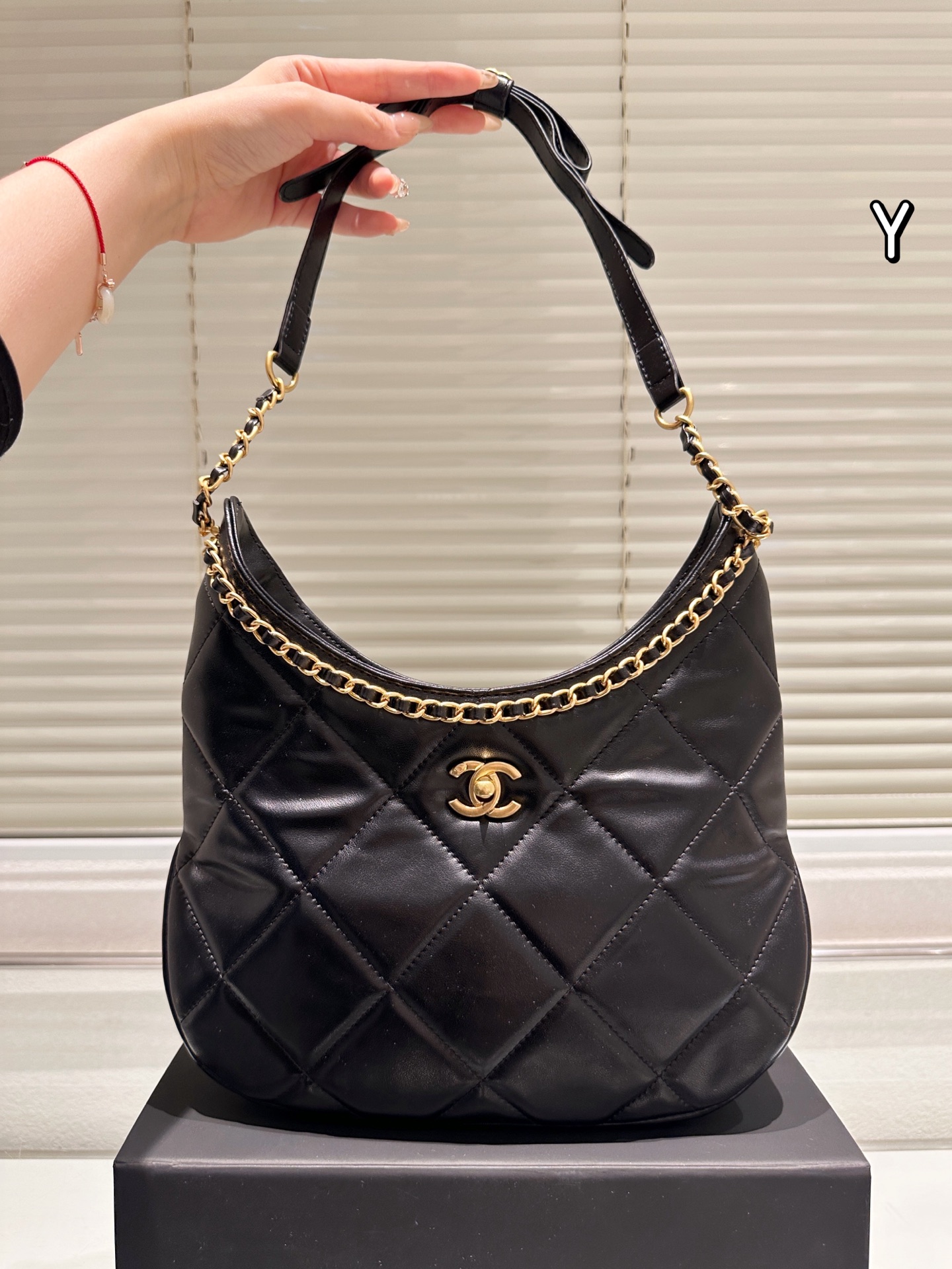 Chanel 25p hobo bag