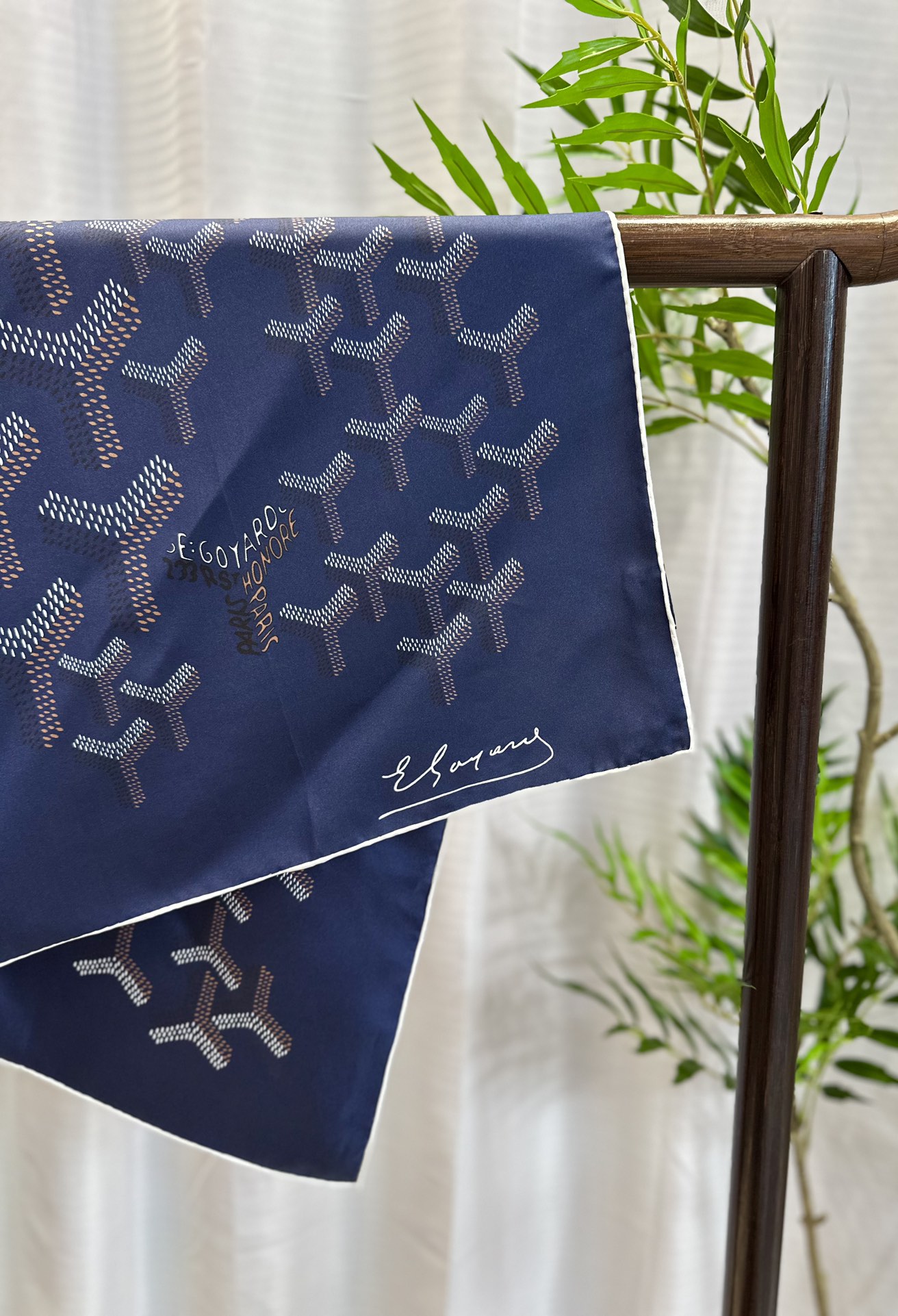 goyard top silk square