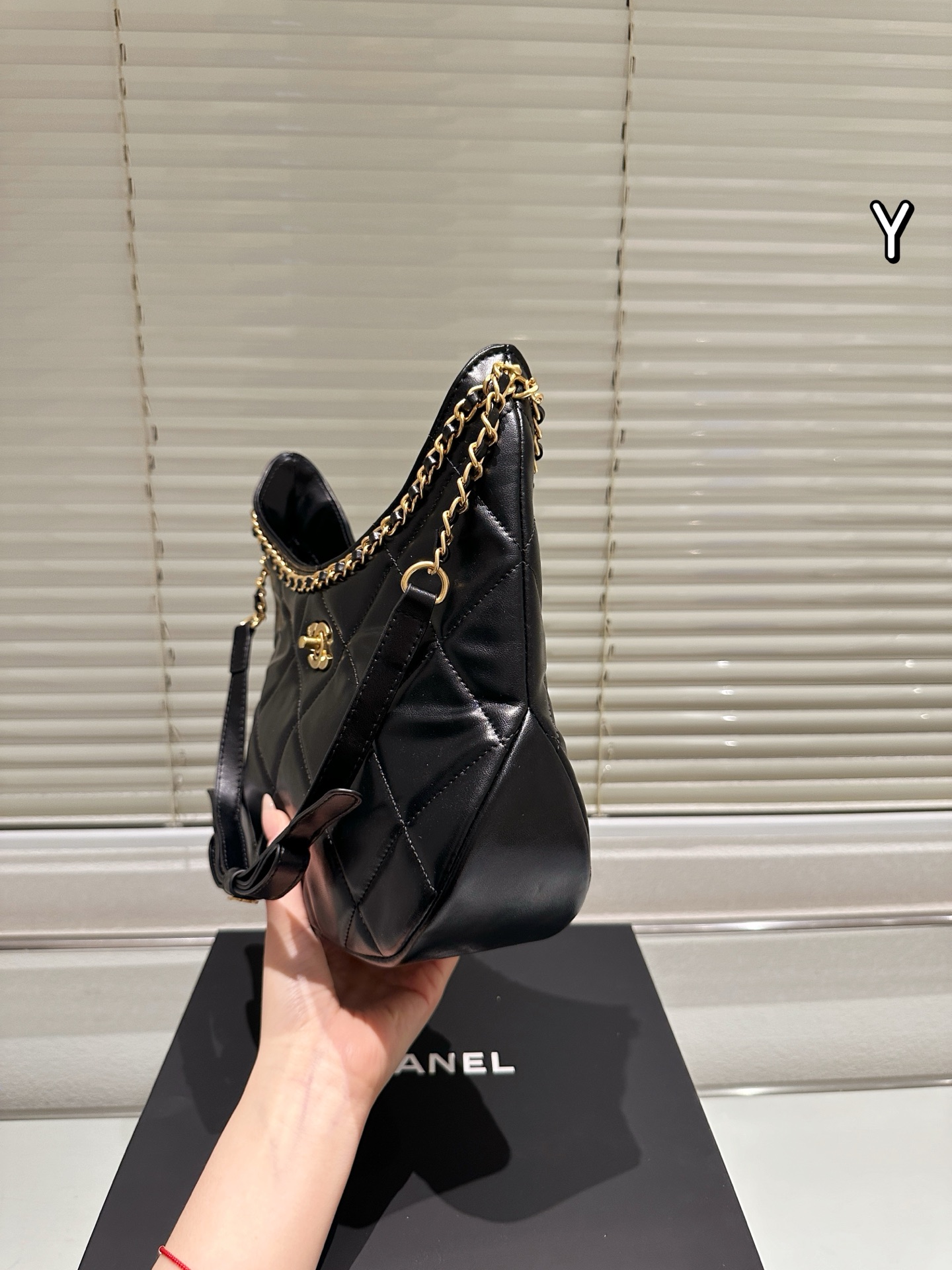 Chanel 25p hobo bag