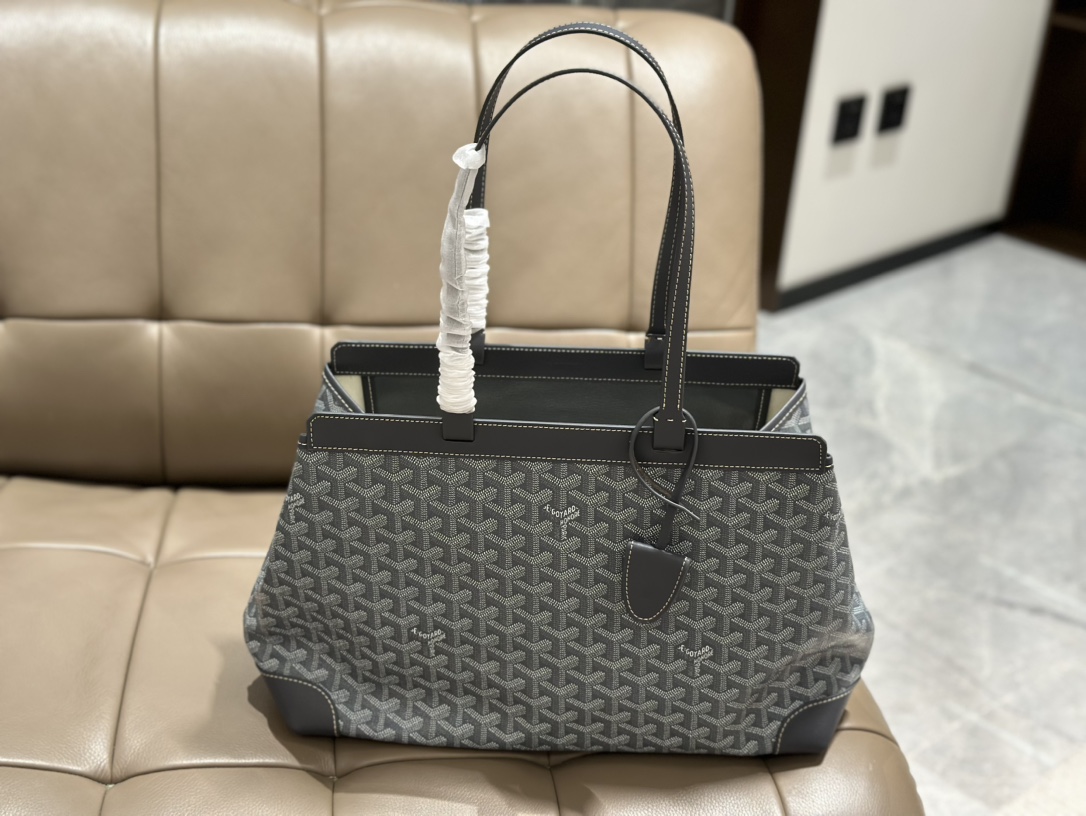 Goyard Bellechasse Biaud commuter bag