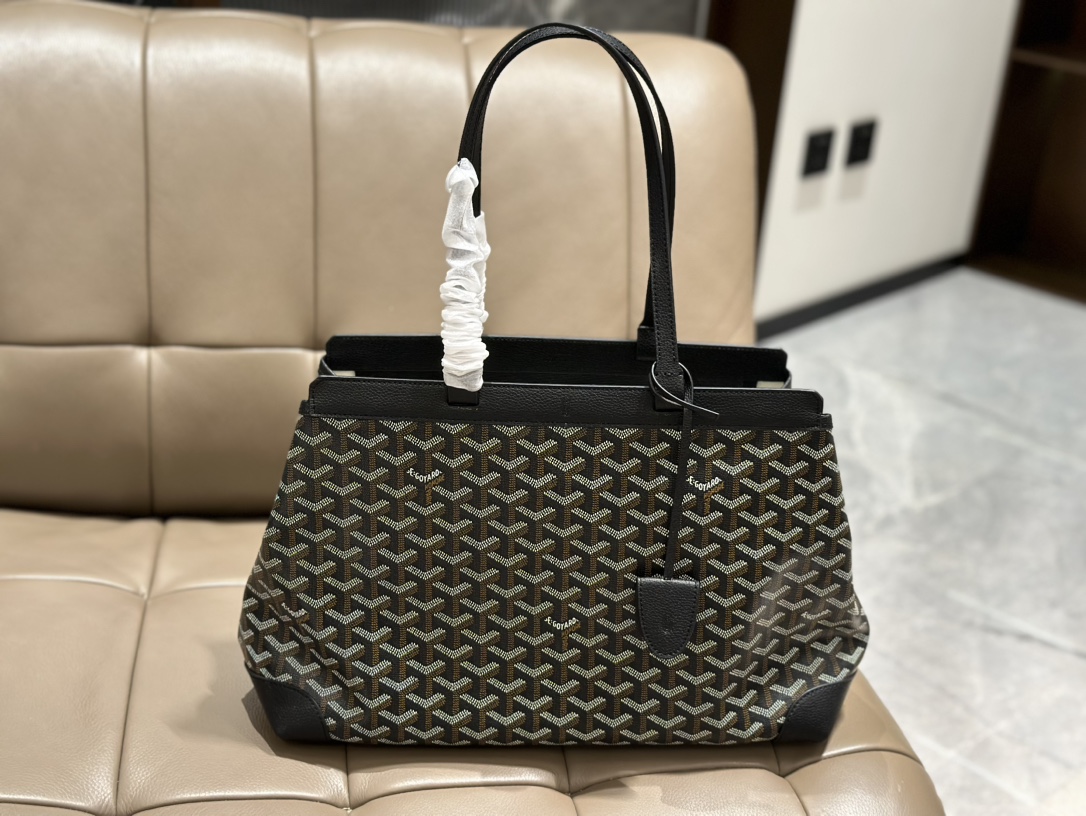 Goyard Bellechasse Biaud commuter bag