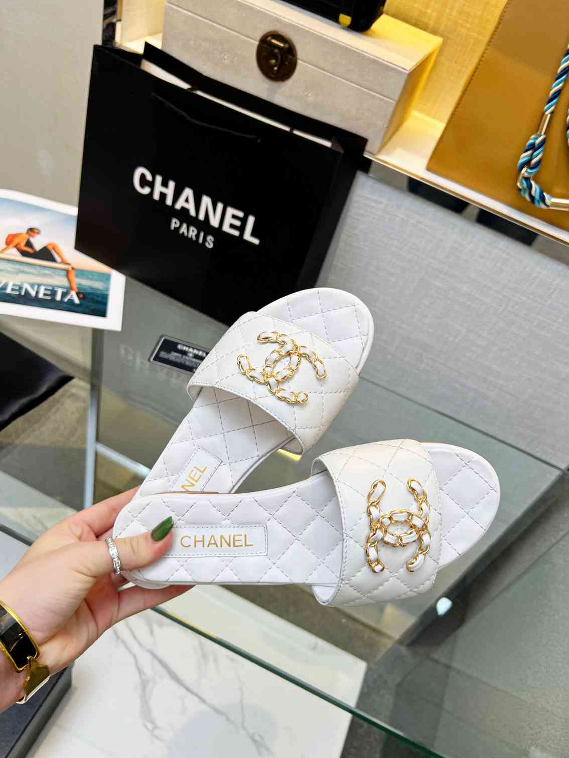 Chanel 24ss Little Flower Slippers