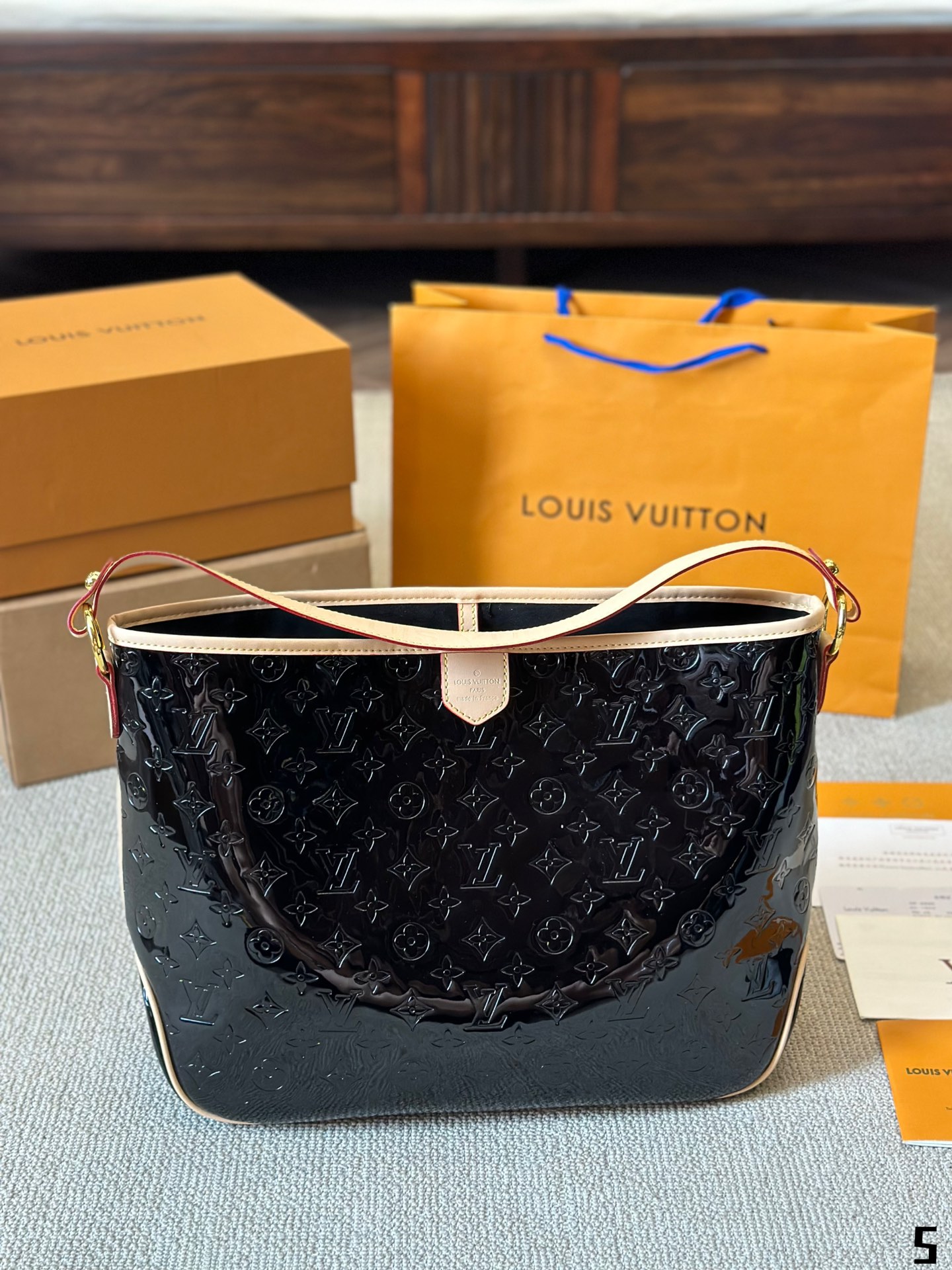 LV Neverfull medium-sized shopping bag
